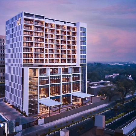 Отель Taj Wellington Mews Ченнаи Экстерьер фото
