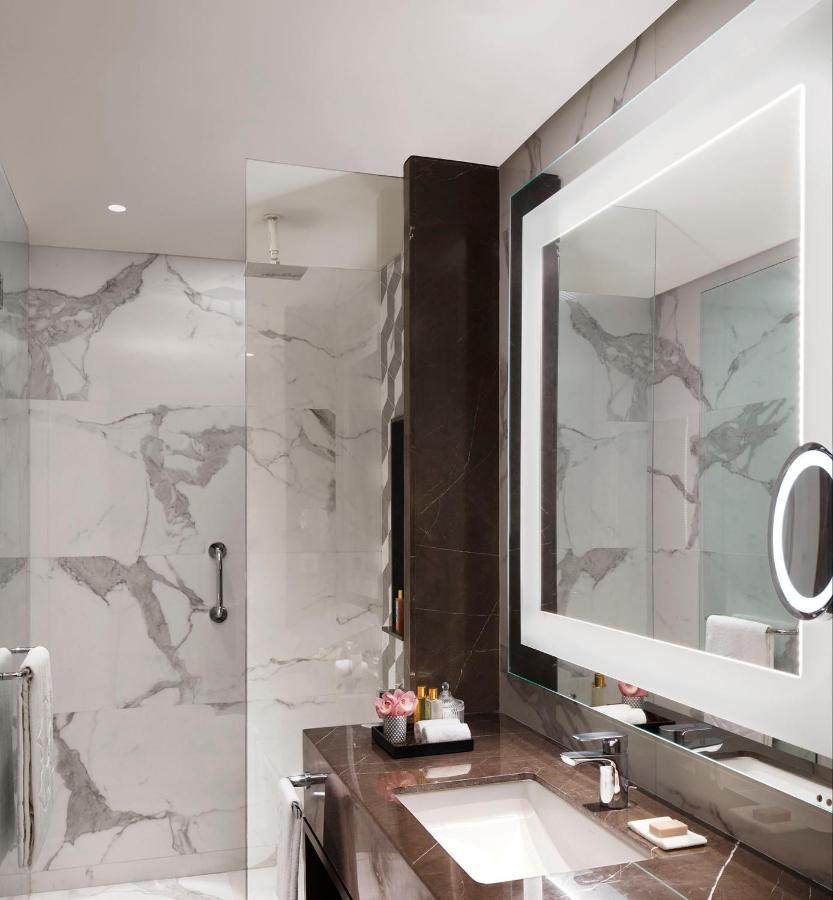Отель Taj Wellington Mews Ченнаи Экстерьер фото