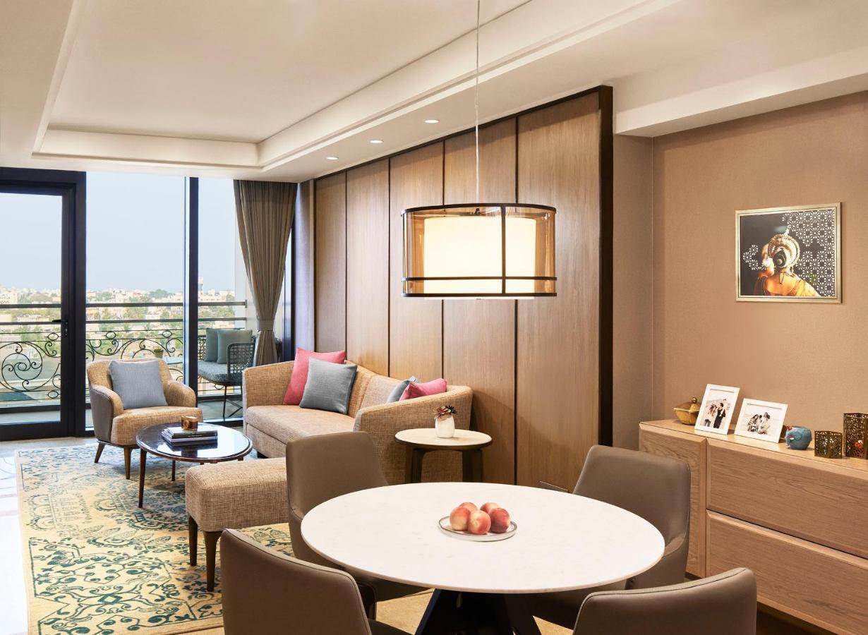 Отель Taj Wellington Mews Ченнаи Экстерьер фото