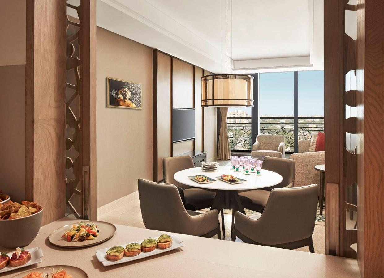 Отель Taj Wellington Mews Ченнаи Экстерьер фото