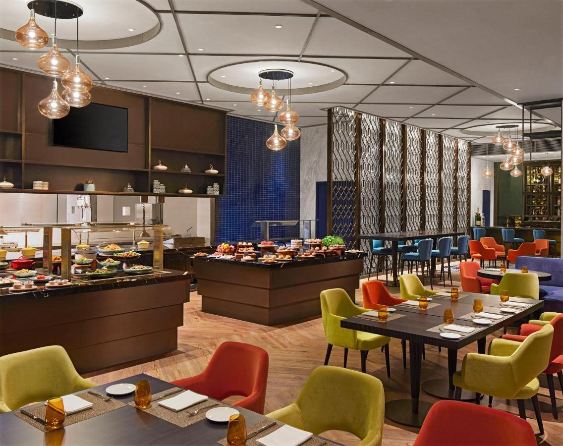 Отель Taj Wellington Mews Ченнаи Экстерьер фото