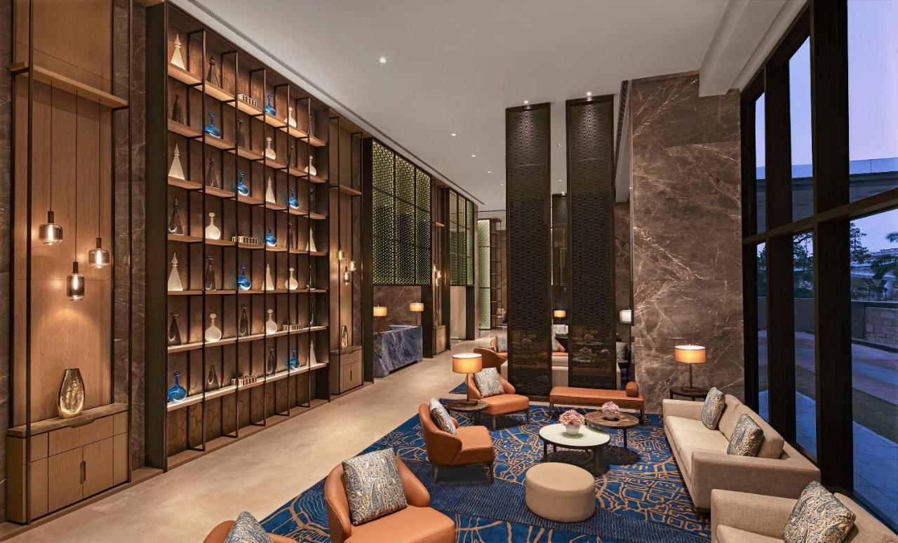 Отель Taj Wellington Mews Ченнаи Экстерьер фото