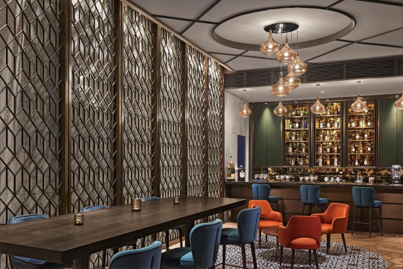 Отель Taj Wellington Mews Ченнаи Экстерьер фото